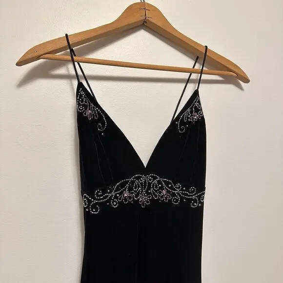 dave and johnny black beaded dress LONG SLEEVE BEADED GOWN – Dave & Johnny main image 1